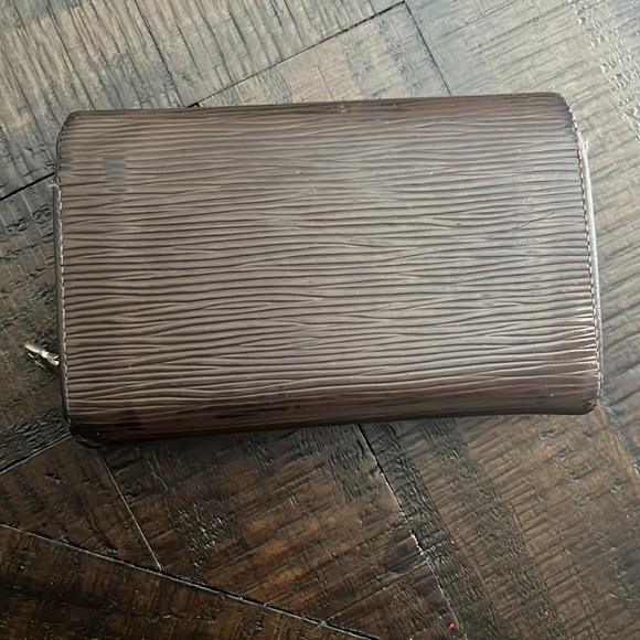 Chocolate Brown Louis Vuitton Epi Leather Wallet  *MAKE AN OFFER 😉 - Picture 3 of 8